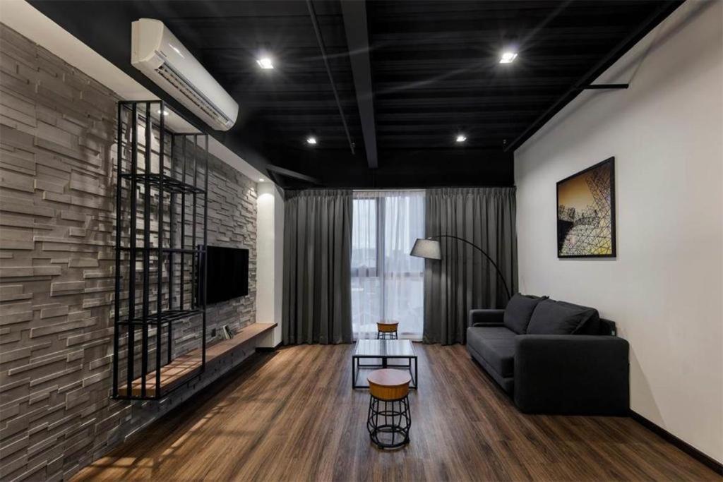 Exclusive Business Suite @ M Summit 191 George Town Extérieur photo