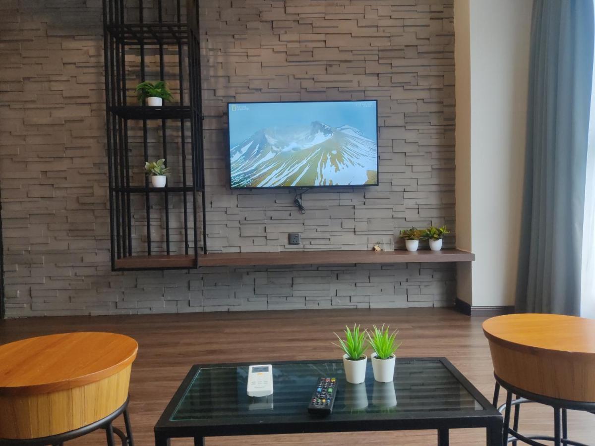 Exclusive Business Suite @ M Summit 191 George Town Extérieur photo