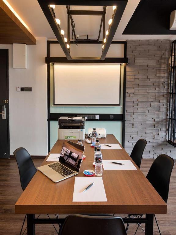 Exclusive Business Suite @ M Summit 191 George Town Extérieur photo
